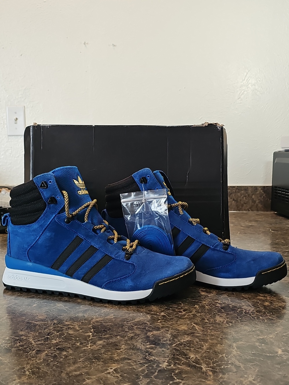adidas Originals Fourteener Blue Suede Mens Sneaker Hiking Boots G50575 Sz 12.5 - Picture 3 of 12